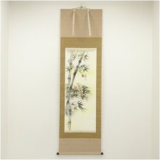 画像1: 横田玉瑛筆　竹に雀　肉筆絹本掛軸（共箱） (1)