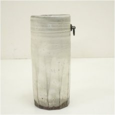画像4: 丹波焼　二代　市野信水造　白丹波筒掛花入（共箱） (4)