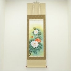 画像1: 坂本松香筆　牡丹図　肉筆絹本掛軸（共箱） (1)