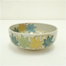 画像1: 京焼　坂野光伸造　色絵青楓文茶碗 (1)