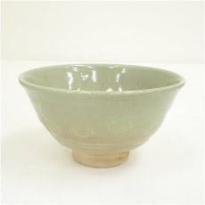 画像2: 京焼　東峰造　青磁雲鶴茶碗（箱付） (2)