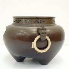 画像4: 釜師　佐藤浄清造　唐銅鬼面風炉　丸切合釜添（電熱器・釜鐶付）（共箱） (4)