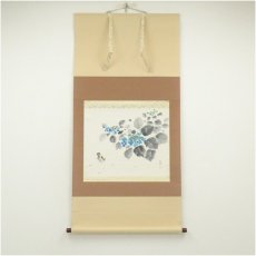 画像1: 玉英筆　紫陽花と小禽　肉筆紙本掛軸（共箱） (1)