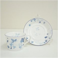画像1: WEDGWOOD　ウェッジウッド　ストロベリーブルー　カップ＆ソーサー (1)