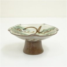 画像2: 唐津焼　指月造　松菓子器（箱付） (2)