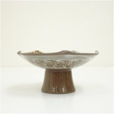 画像4: 唐津焼　指月造　松菓子器（箱付） (4)