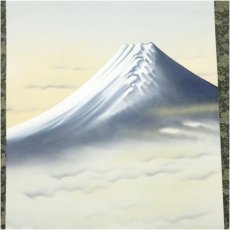 画像3: 玉峰筆　霊峰富士　肉筆絹本掛軸（箱付） (3)