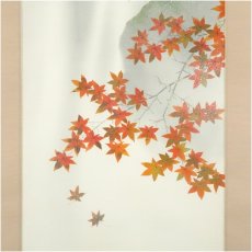 画像4: 郡賜泉筆　秋日　紅葉に小禽　肉筆絹本掛軸（共箱） (4)