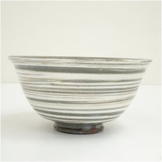 画像2: 作家物　刷毛目三島茶碗（箱付） (2)