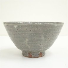 画像2: 隠岐焼　利兵衛窯造　井戸茶碗（共箱） (2)