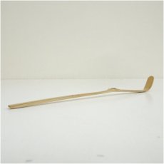 画像2: 修二会松明竹茶杓（銘：炎群）（東大寺　筒井寛秀書付）（共箱） (2)