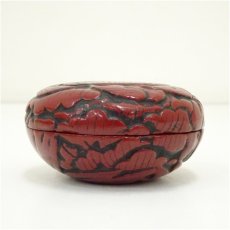 画像2: 南忠造　堆朱牡丹彫香合（共箱） (2)