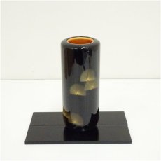 画像2: 輪島塗　東恒博造　寿松沈金花器（共箱） (2)