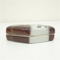 画像4: 天神窯　岡本欣三造　干支卯香合（共箱） (4)