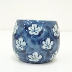 画像2: 有田焼　源右衛門窯造　古染風梅紋湯呑5客揃（共箱） (2)