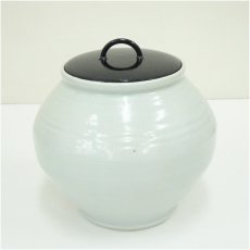 画像2: 瀧田項一造　白磁水指（共箱） (2)