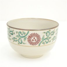 画像2: 松尾楽只軒造　色絵菊唐草茶碗（箱付） (2)