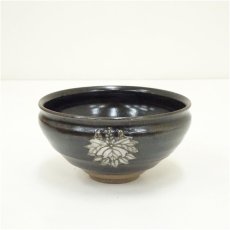 画像2: 葵窯　加藤春二造　桐笹御紋天目茶碗（共箱） (2)