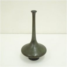 画像2: 一ノ瀬宗辰造　唐銅寛通型花入（共箱） (2)