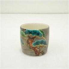 画像2: 京焼　手塚桐鳳造　銀彩松文蓋置（共箱） (2)