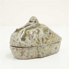 画像2: 信楽焼　高橋楽斎造　鶴香合（共箱） (2)