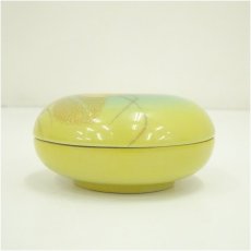 画像4: 丸谷焼　光陽窯　山田登陽志造　金彩花文香合（共箱） (4)