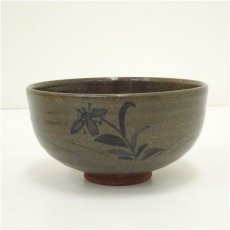 画像2: 清光造　菖蒲絵茶碗（保護箱） (2)