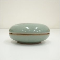 画像3: 青珍窯　梁命煥造　高麗青磁香合（共箱） (3)