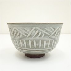 画像2: 作家物　印花梅三島茶碗（共箱） (2)