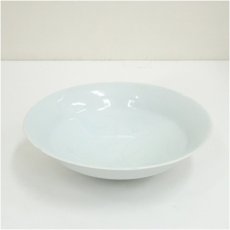 画像2: 川瀬満之造　白磁彫文輪花鉢（共箱） (2)