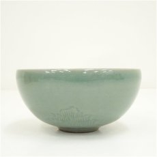 画像4: 玉岩窯　南正植造　高麗青磁雲鶴茶碗（共箱） (4)