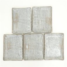 画像2: 華洲窯　吉見啓一造　鼠志野横砥草角皿5客（共箱） (2)