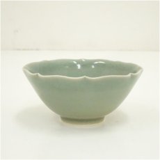 画像2: 京焼　臥龍窯　澤村優造　青磁輪花盃（共箱） (2)
