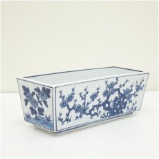 画像2: 有田焼　源右衛門窯造　染付四君子花器　花瓶（共箱） (2)