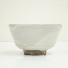画像4: 唐津焼　十三代　中里太郎右衛門窯造　絵粉引茶碗（共箱） (4)