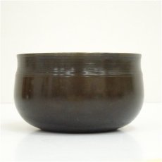 画像4: 一ノ瀬宗也造　唐銅糸目建水（共箱） (4)