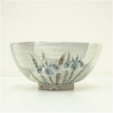 画像3: 虎渓山　水月窯造　杜若の絵鉢（共箱） (3)