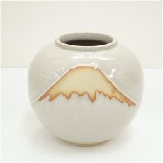画像2: 赤膚焼　尾西楽斎造　赤富士花瓶（共箱） (2)