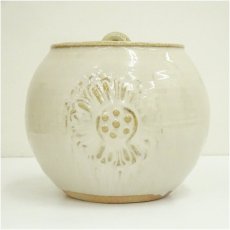 画像3: 赤膚焼　尾西楽斎造　古瓦紋水指（共箱） (3)