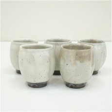 画像2: 唐津焼　中里隆造　粉引湯呑5客（共箱） (2)