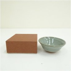 画像1: 京焼　宮下善爾造　青磁釉茶碗（箱付） (1)