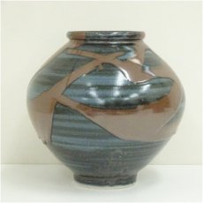 画像4: 神楽の窯　奥田康博造　呉須釉柄杓流文花瓶（共箱） (4)