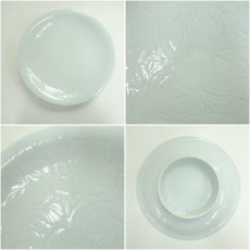画像6: 六峰造　白磁牡丹図彫刻果物（盛小皿）6客揃（共箱） (6)