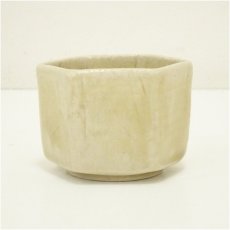画像2: 加藤芳右衛門（十鳳）造　黄瀬戸六角盃（共箱） (2)