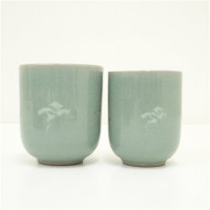 画像4: 韓国陶窯　東谷　金正黙造　高麗青磁夫婦湯呑（共箱） (4)