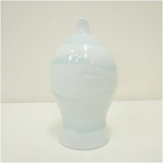 画像3: 岳窯　照井一玄造　青白磁扁壷（銘：水の中）（共箱） (3)