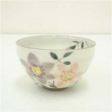 画像1: 紅山造　色絵花文茶碗 (1)