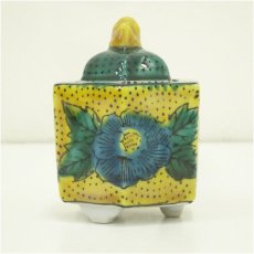 画像4: 九谷焼　錦山造　色絵牡丹文香炉（共箱） (4)
