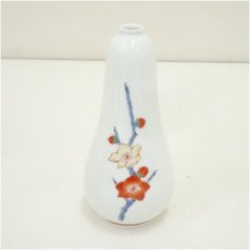 画像2: 有田焼　十四代酒井田柿右衛門造　錦桜花文一輪生（共箱） (2)