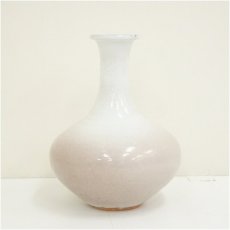 画像4: 萩焼　坂田慶造造　萩白釉下蕪花入（共箱） (4)